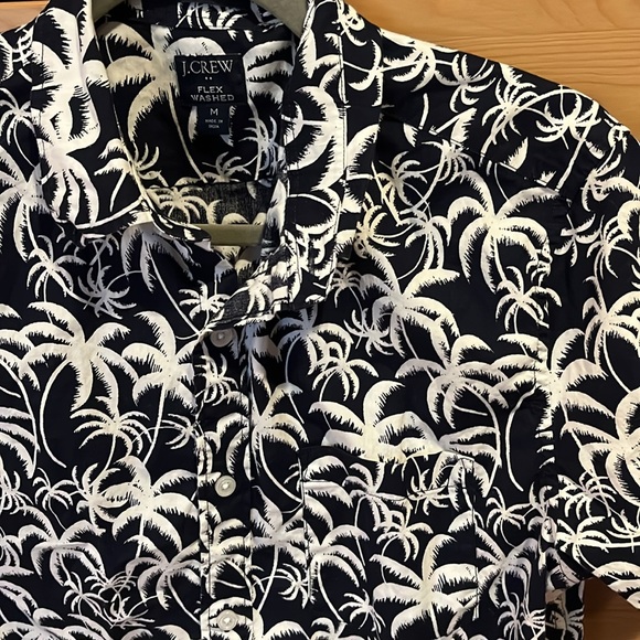 JCrew EUC palm tree short sleeve navy and white shirt - Picture 3 of 6